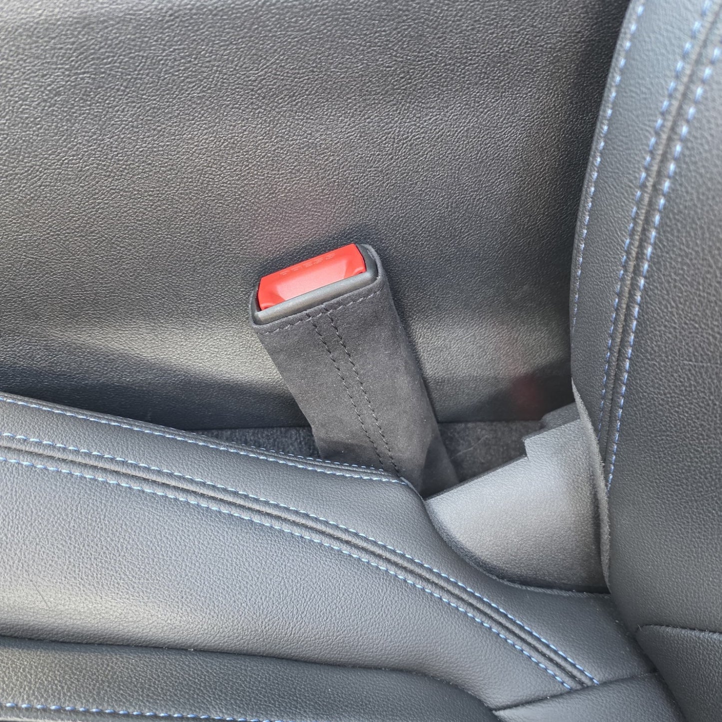 Alcantara Cover für BMW Gurtschloss - Set