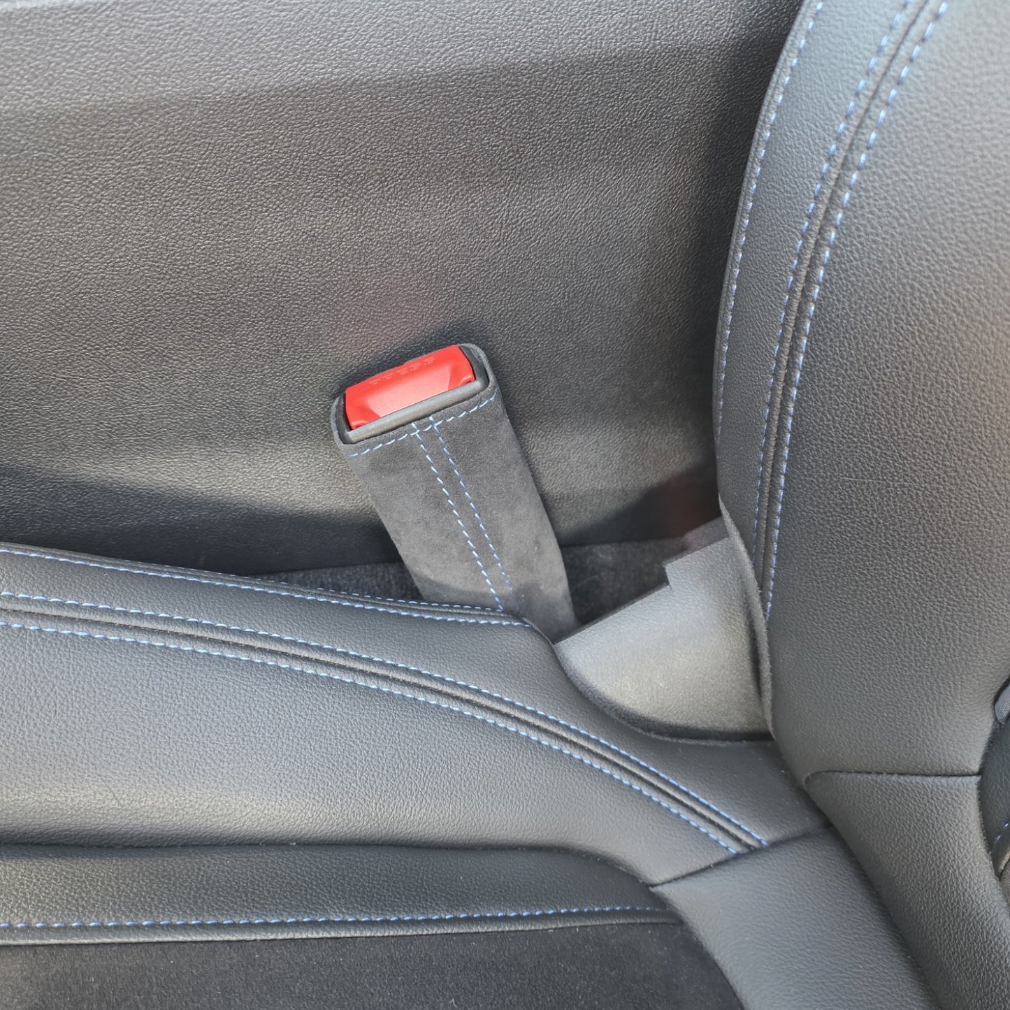 Alcantara Cover für BMW Gurtschloss - Set