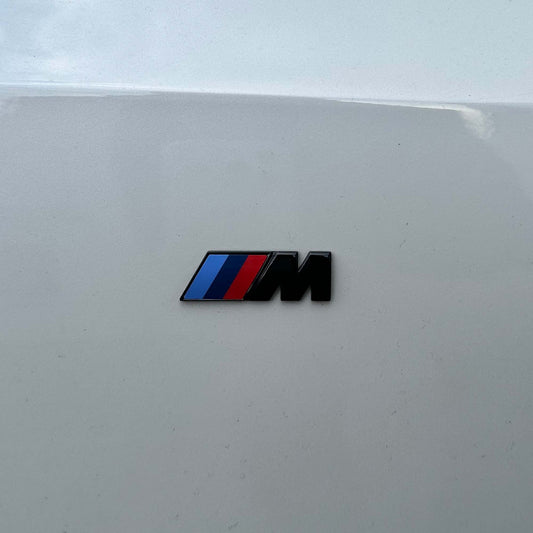 M-Logo schwarz
